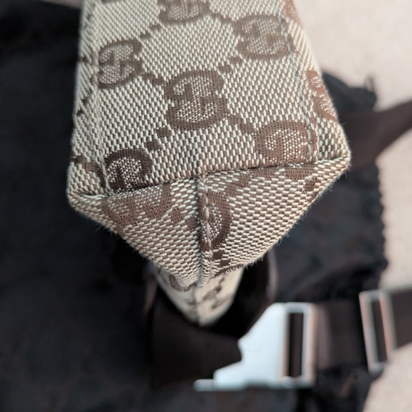 GUCCI GG Canvas Jackie Belt Bag - Picture 4 of 14